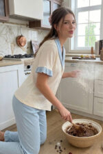 Blue Ruffle Detailed Buttoned V-Neck Summer Pajama Set - Image 4