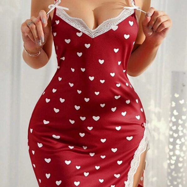 Romantic Heart Patterned Slit Lace Detailed Nightgown
