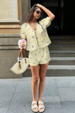 Women's Yellow Front Tie Bow Patterned Short Sleeve Shorts - Top Set - Image 2