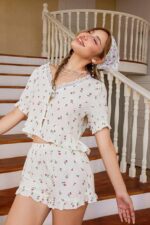 Floral Printed Lace Detailed Frilly Pajama Set - Image 3