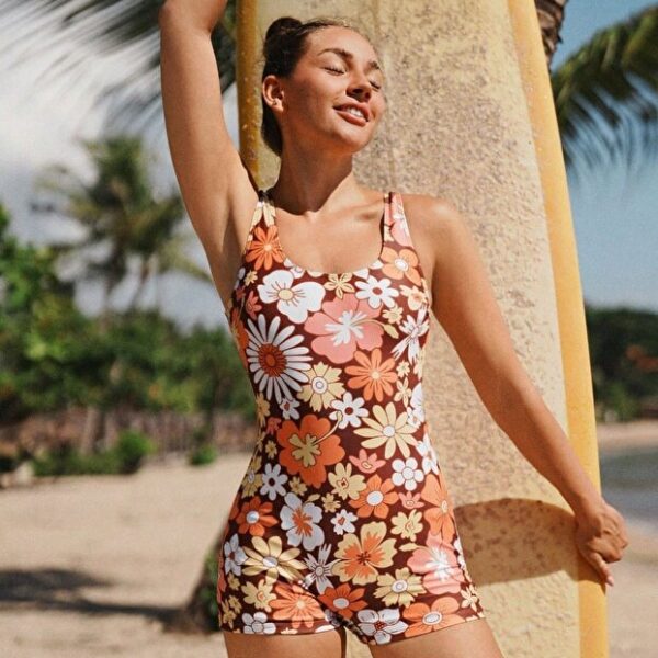 Retro Floral Patterned Backless Shorts Swimsuit