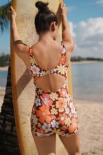 Retro Floral Patterned Backless Shorts Swimsuit - Image 4