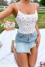 Retro Minimalist Patterned Crop Blouse - Image 3