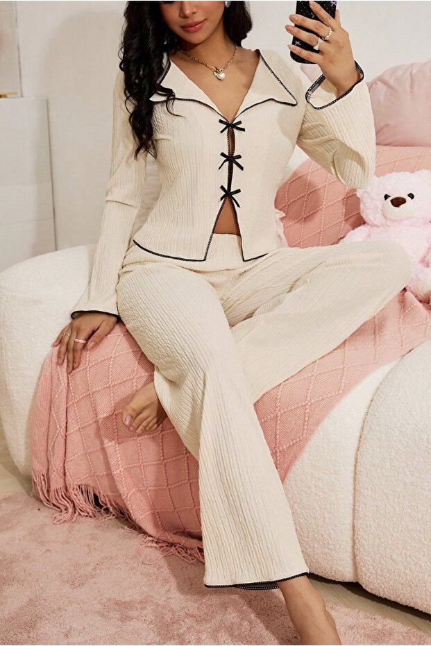 1_org_zoom-448.jpg Women's Slit Detailed Bow Seasonal Pajama Set - Image 1